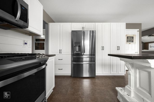 1028 LOUISE Lane, Peotone, IL 60468