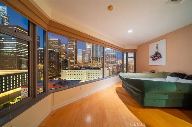 801 S Grand Avenue 1305, Los Angeles, CA 90017