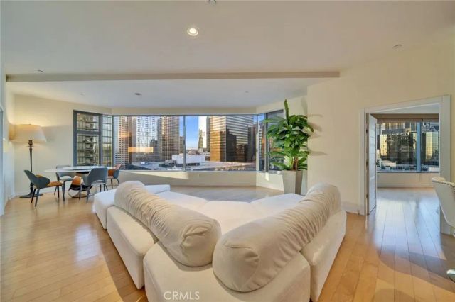 801 S Grand Avenue 1305, Los Angeles, CA 90017