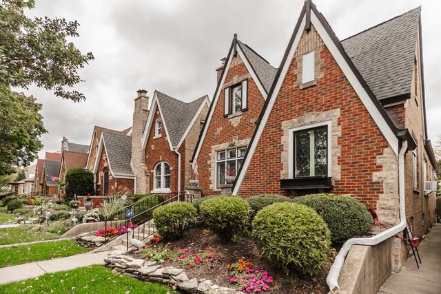 6035 N Mason Avenue, Chicago, IL 60646