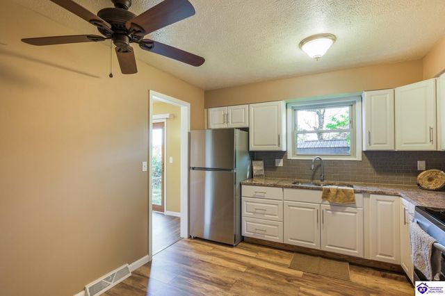 1465 Crestview Drive, Radcliff, KY 40160