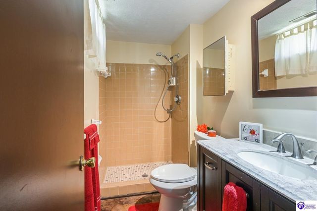 1465 Crestview Drive, Radcliff, KY 40160