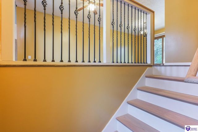 1465 Crestview Drive, Radcliff, KY 40160