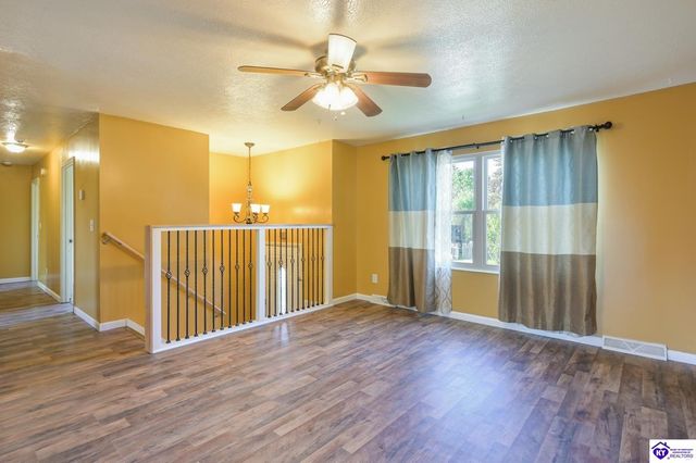 1465 Crestview Drive, Radcliff, KY 40160