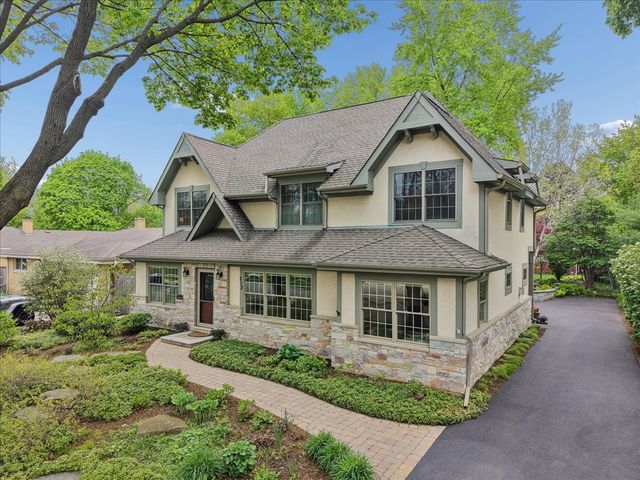 512 Oak Street, Libertyville, IL 60048