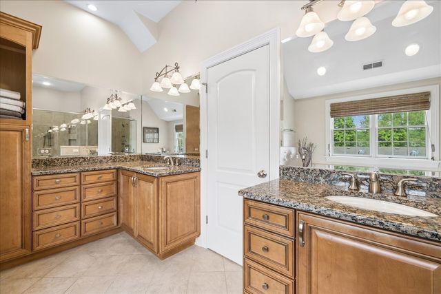 512 Oak Street, Libertyville, IL 60048