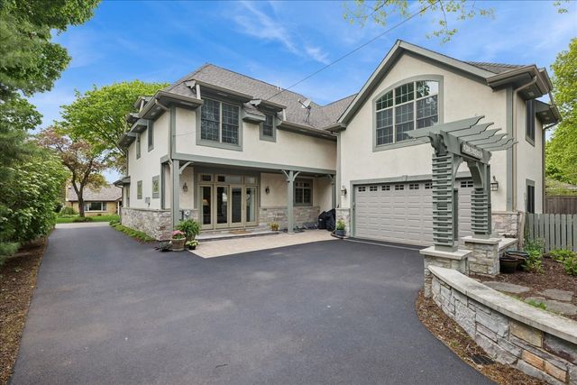 512 Oak Street, Libertyville, IL 60048