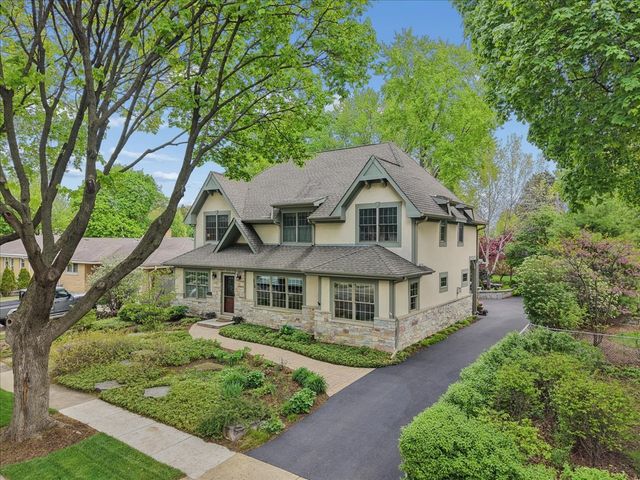 512 Oak Street, Libertyville, IL 60048