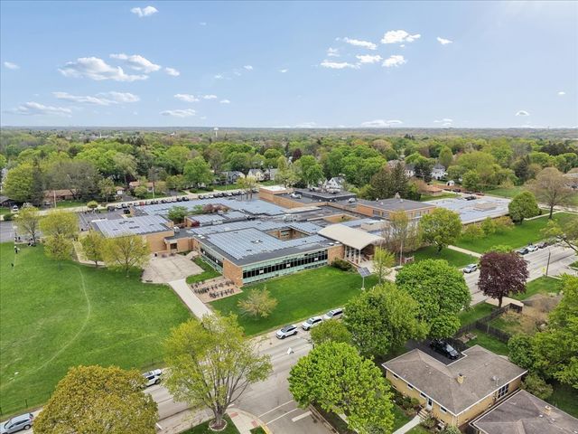 512 Oak Street, Libertyville, IL 60048