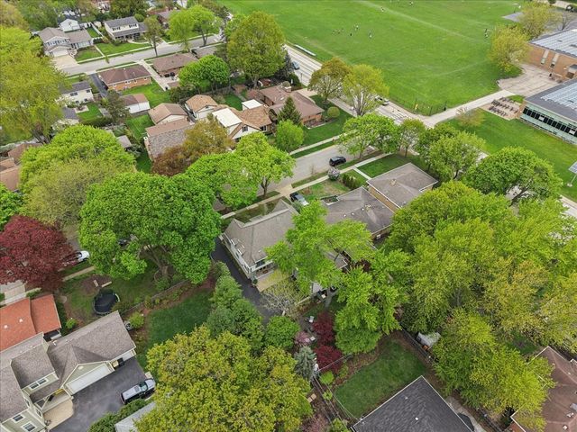 512 Oak Street, Libertyville, IL 60048