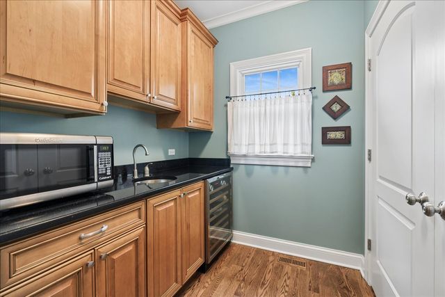 512 Oak Street, Libertyville, IL 60048