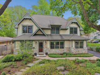 512 Oak Street, Libertyville, IL 60048