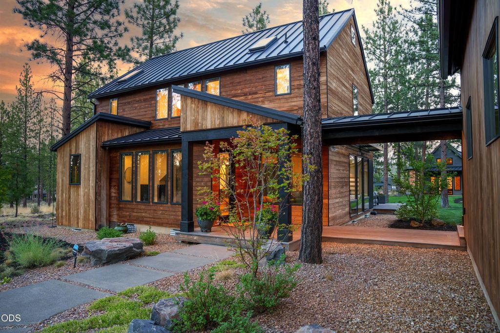 62552 McClain Drive, Bend, OR 97703