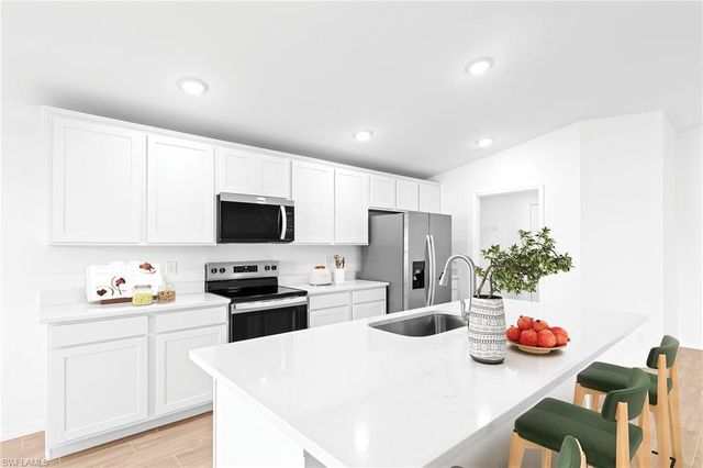 1009 NE 15th ST, Cape Coral, FL 33909