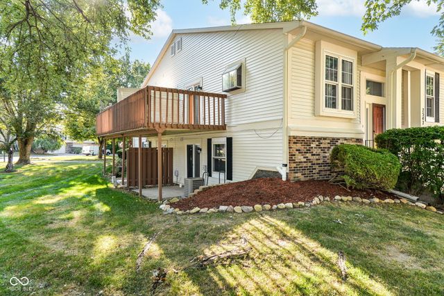 7547 Prairie Lake Drive, Indianapolis, IN 46256