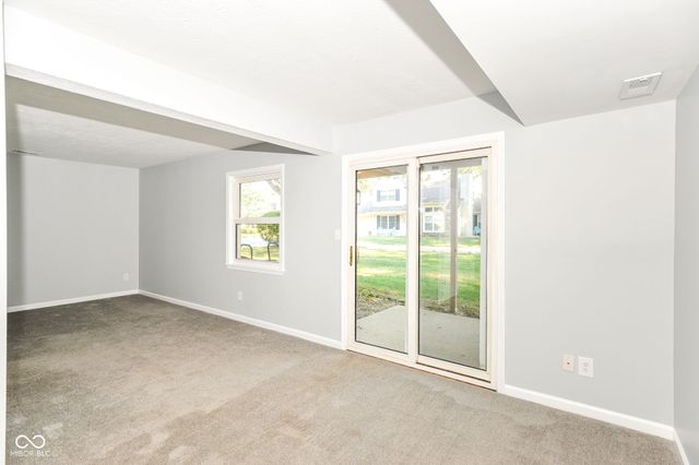 7547 Prairie Lake Drive, Indianapolis, IN 46256