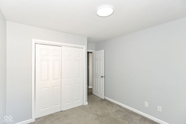 7547 Prairie Lake Drive, Indianapolis, IN 46256