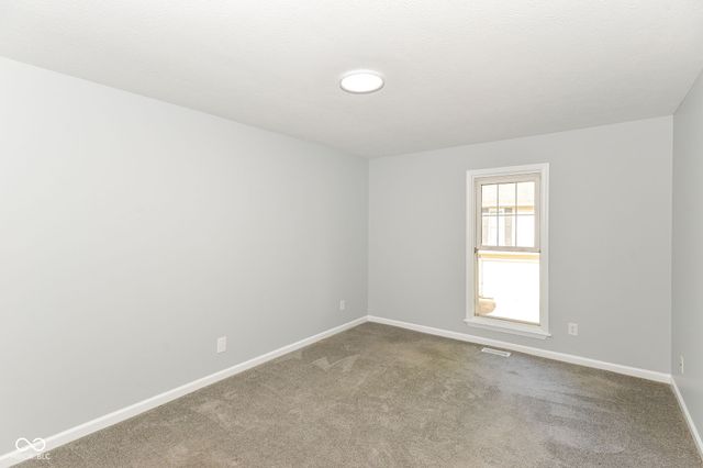 7547 Prairie Lake Drive, Indianapolis, IN 46256