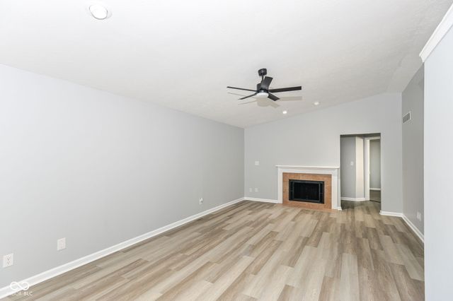 7547 Prairie Lake Drive, Indianapolis, IN 46256