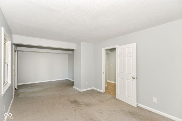 7547 Prairie Lake Drive, Indianapolis, IN 46256