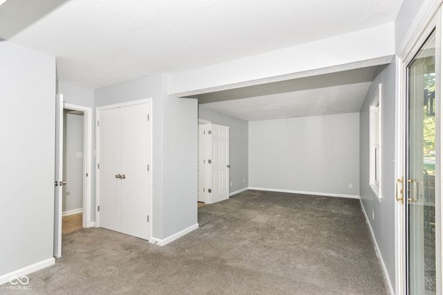 7547 Prairie Lake Drive, Indianapolis, IN 46256