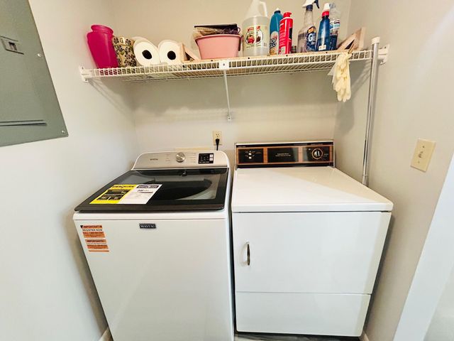 408 Pine Glen Lane C-2, Greenacres, FL 33463