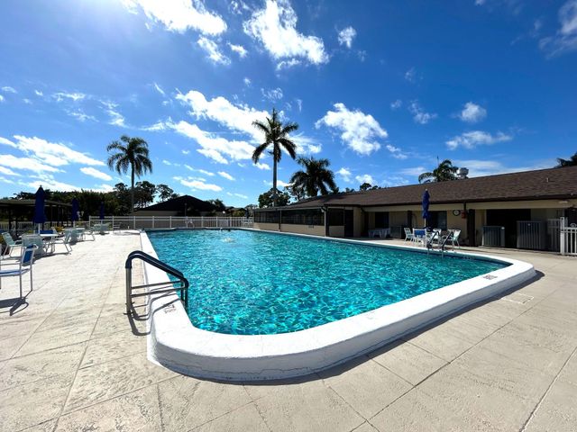 408 Pine Glen Lane C-2, Greenacres, FL 33463