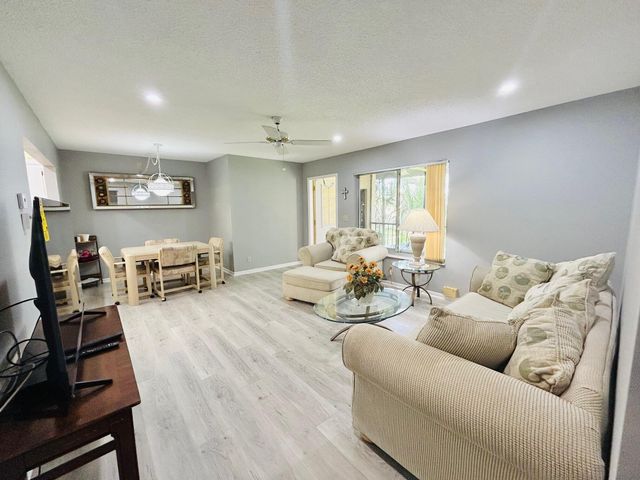 408 Pine Glen Lane C-2, Greenacres, FL 33463