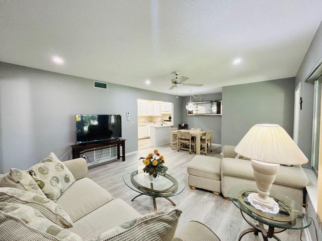 408 Pine Glen Lane C-2, Greenacres, FL 33463