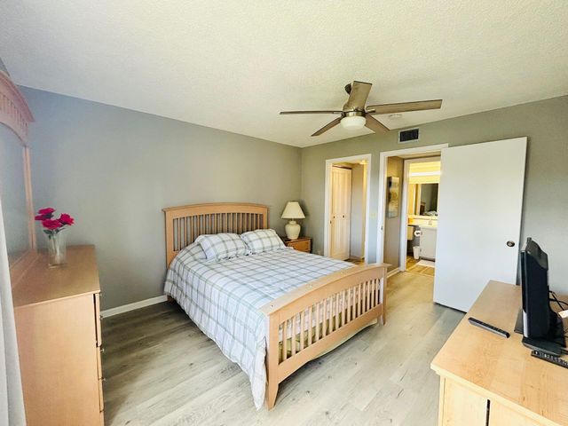 408 Pine Glen Lane C-2, Greenacres, FL 33463