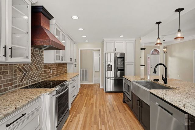 1035 Margaret Dr, Hendersonville, TN 37075