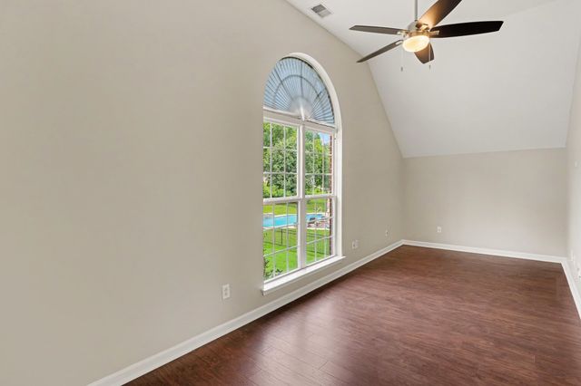 1035 Margaret Dr, Hendersonville, TN 37075