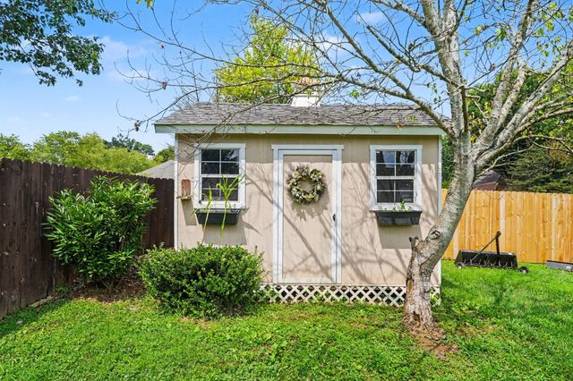 1035 Margaret Dr, Hendersonville, TN 37075