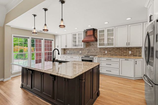 1035 Margaret Dr, Hendersonville, TN 37075