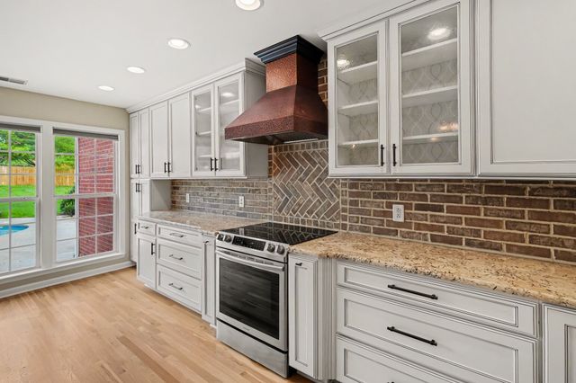 1035 Margaret Dr, Hendersonville, TN 37075