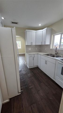 4795 E 8th Ct, Hialeah, FL 33013