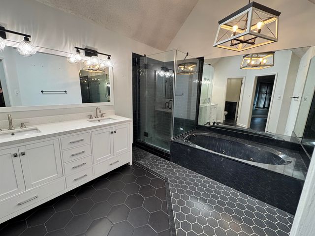 6771 CASTLEGATE LN, Memphis, TN 38141