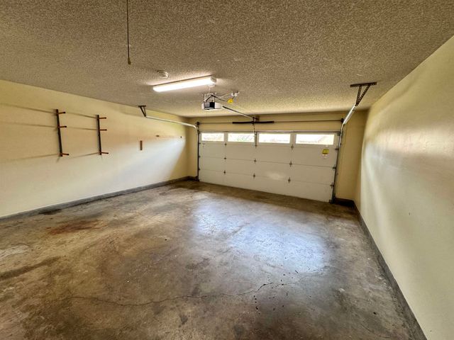 6771 CASTLEGATE LN, Memphis, TN 38141