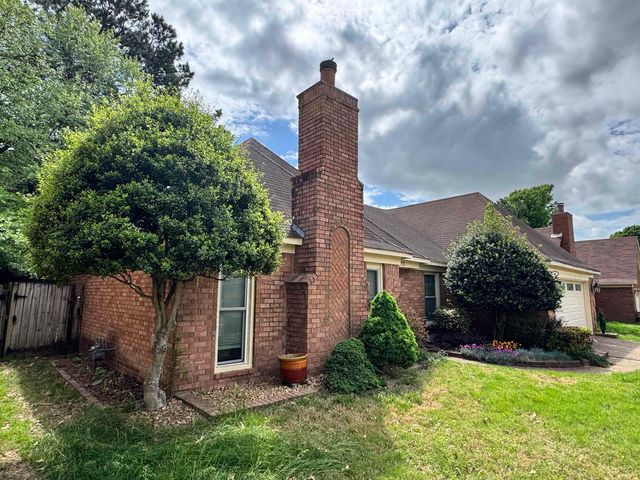 6771 CASTLEGATE LN, Memphis, TN 38141