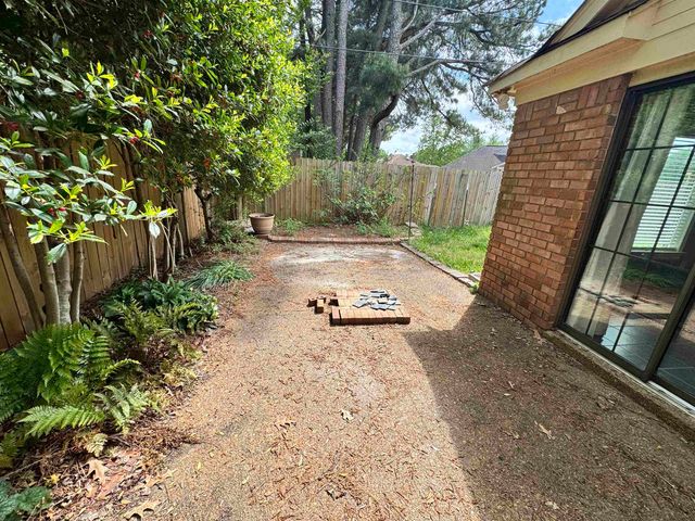 6771 CASTLEGATE LN, Memphis, TN 38141