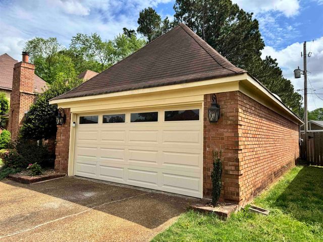 6771 CASTLEGATE LN, Memphis, TN 38141