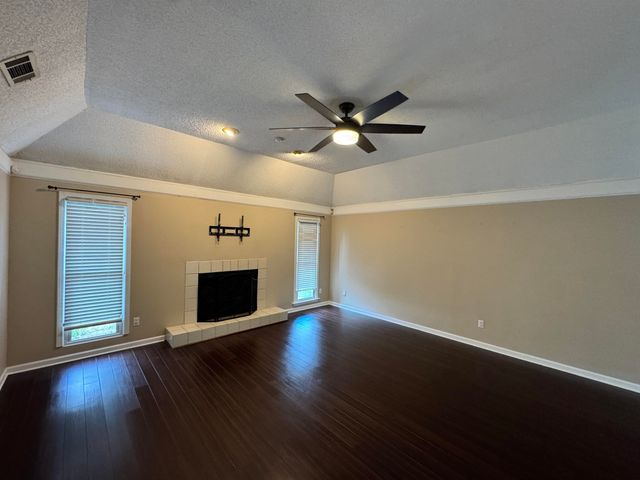 6771 CASTLEGATE LN, Memphis, TN 38141