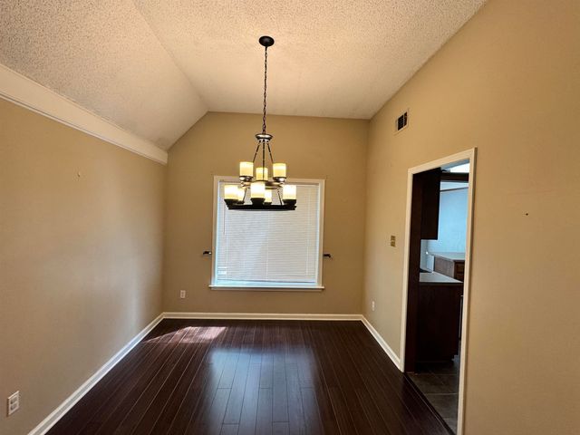 6771 CASTLEGATE LN, Memphis, TN 38141