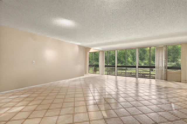 5561 Fairway Park Drive 203, Boynton Beach, FL 33437