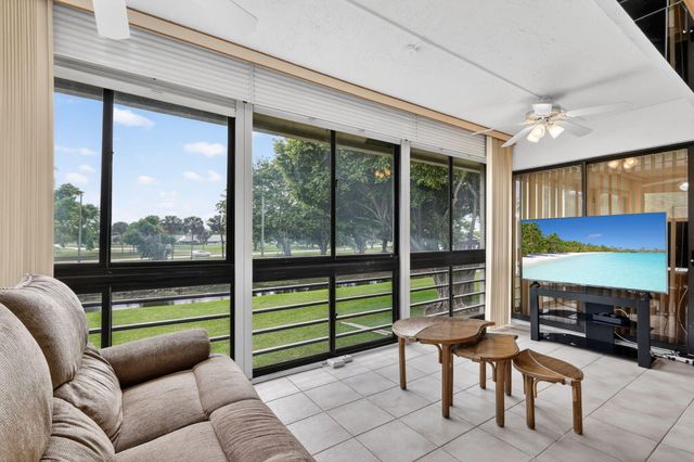 5561 Fairway Park Drive 203, Boynton Beach, FL 33437