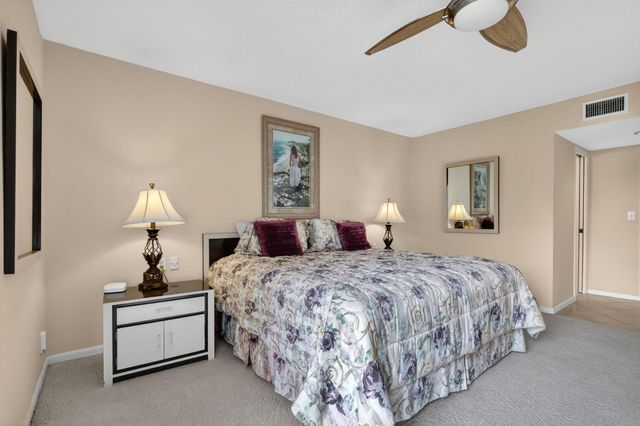 5561 Fairway Park Drive 203, Boynton Beach, FL 33437