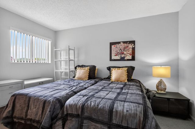 5561 Fairway Park Drive 203, Boynton Beach, FL 33437