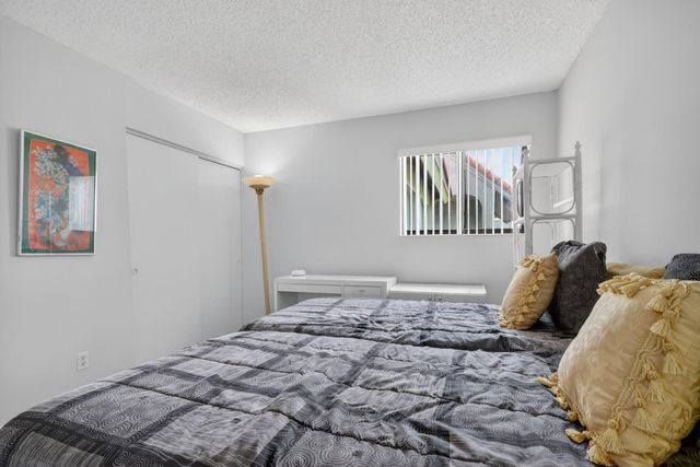 5561 Fairway Park Drive 203, Boynton Beach, FL 33437