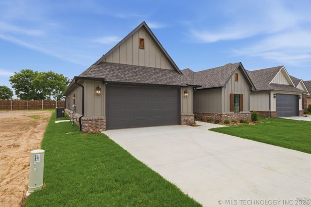 1005 S Chickasaw Street, Skiatook, OK 74070