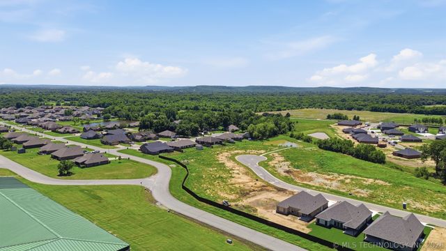 1005 S Chickasaw Street, Skiatook, OK 74070